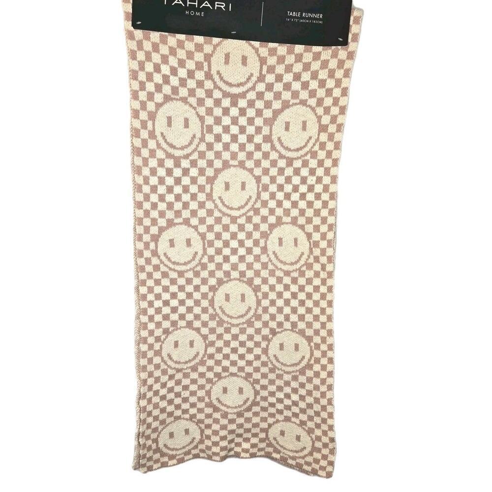 New Tahari 100% Knit Cotton Smiley Face Table Runner Pink Cream Checked 16x72"